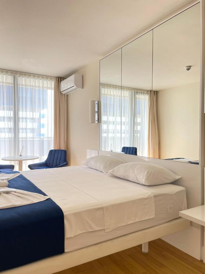 Orbi City Batumi Aparthotel Екстер'єр фото