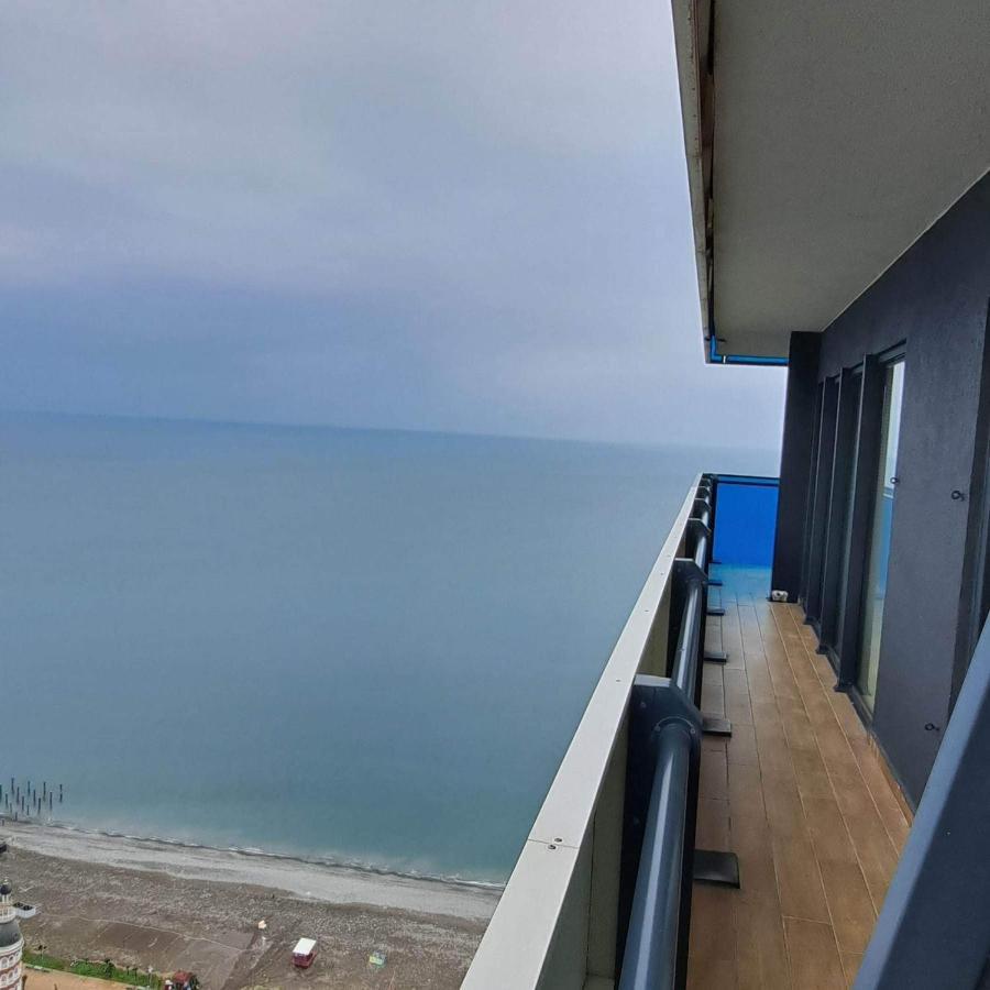 Orbi City Batumi Aparthotel Екстер'єр фото