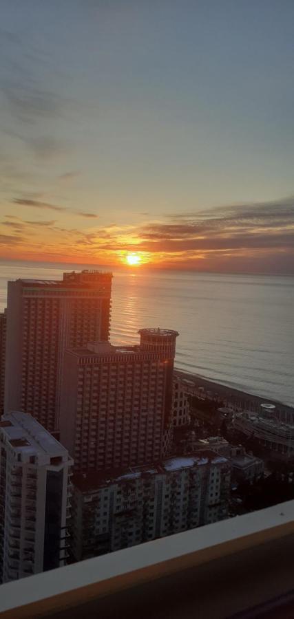 Orbi City Batumi Aparthotel Екстер'єр фото