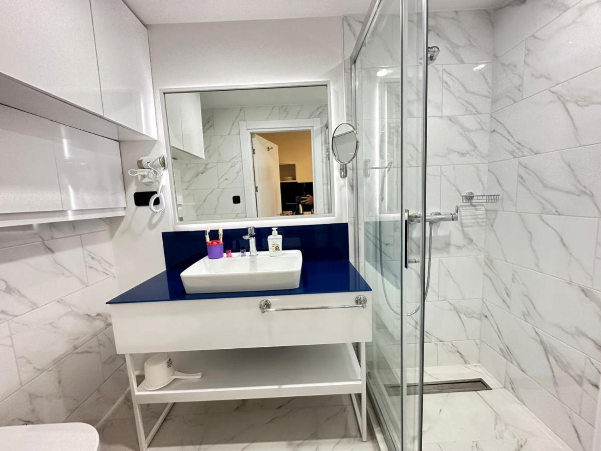 Orbi City Batumi Aparthotel Екстер'єр фото