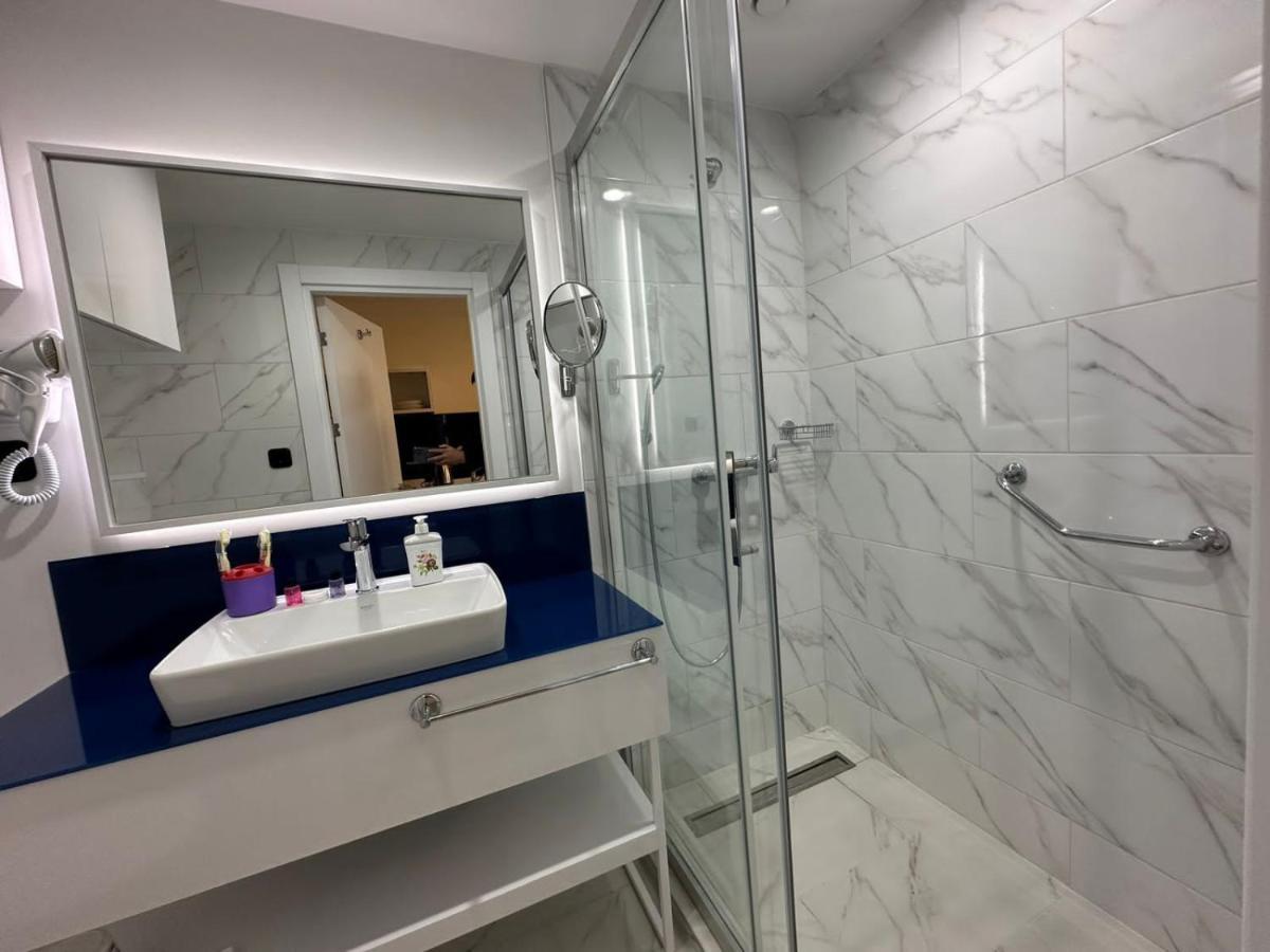 Orbi City Batumi Aparthotel Екстер'єр фото